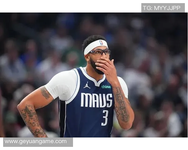 美记：独行侠老板杜蒙特今天坐在场边观战球队与太阳的比赛